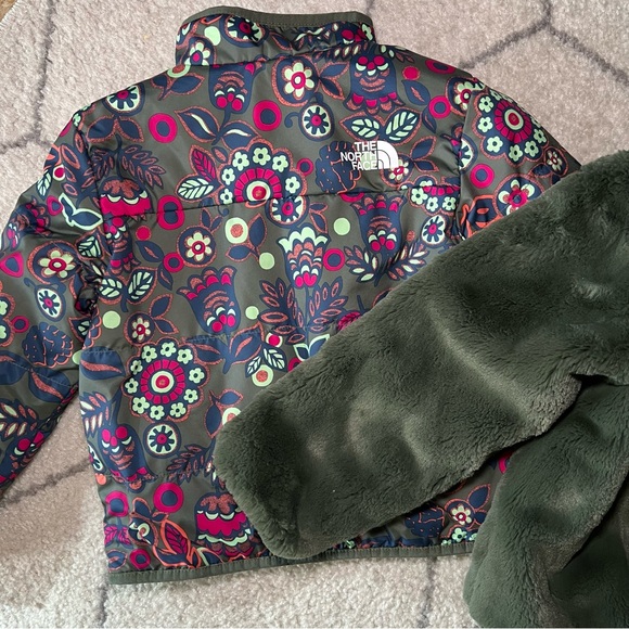 The North Face Floral Reversible Puffer Jacket Vibrant Design - Picture 13 of 13